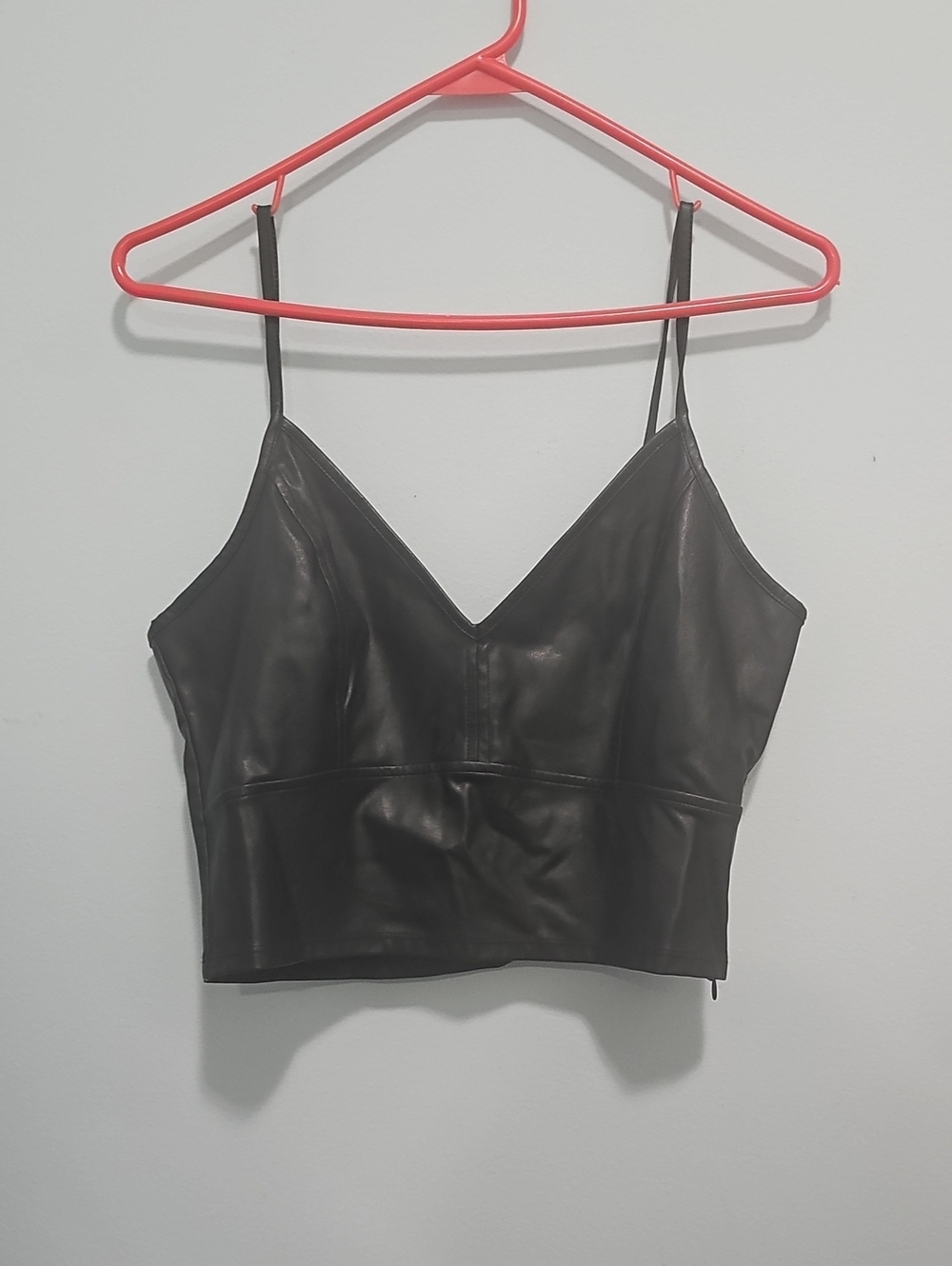 Women's Black Faux Leather V-Neck Cropped Cami Size Large New